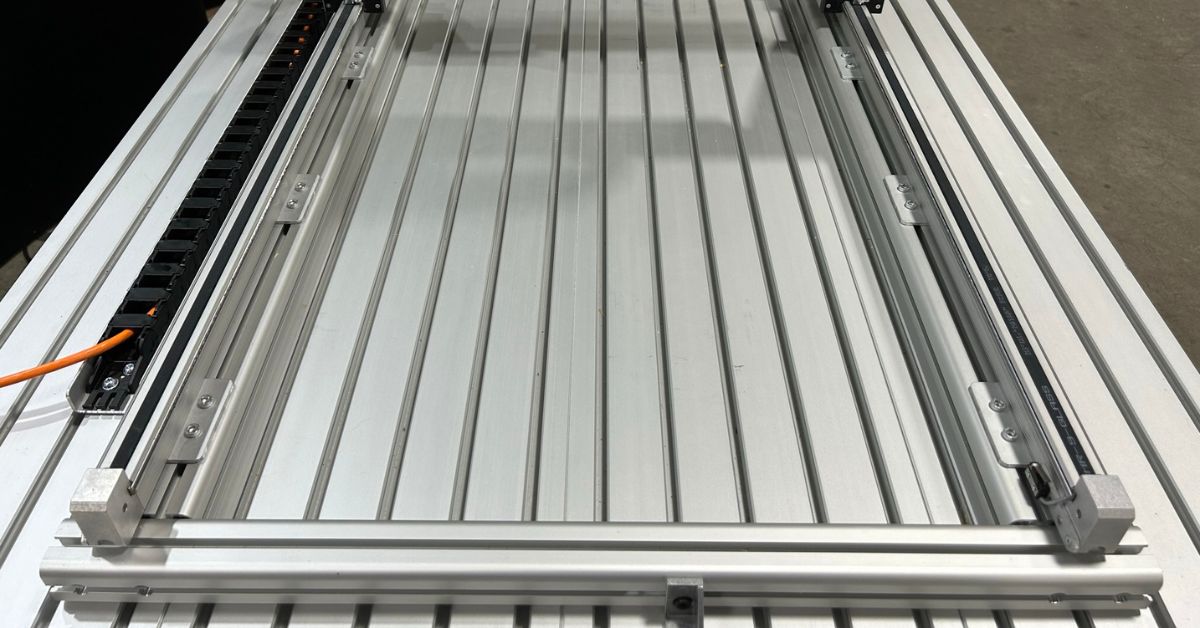 The Benefits of T-Slot Benches in a Laboratory Setting
